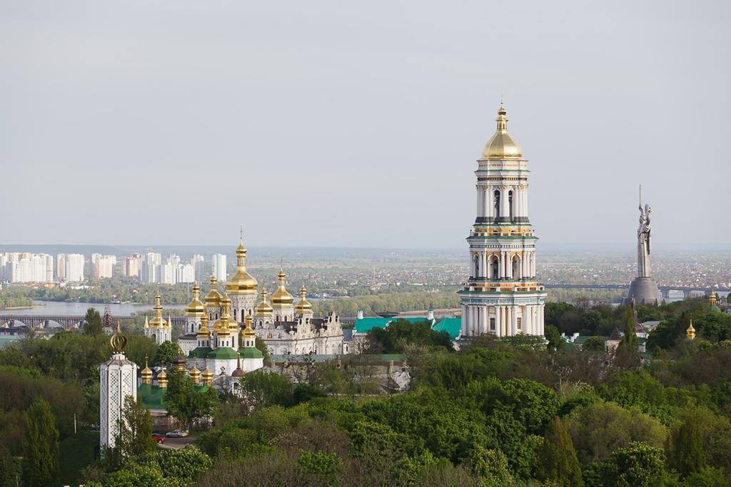 โรงแรมซาลูท เคียฟ ภายนอก รูปภาพ